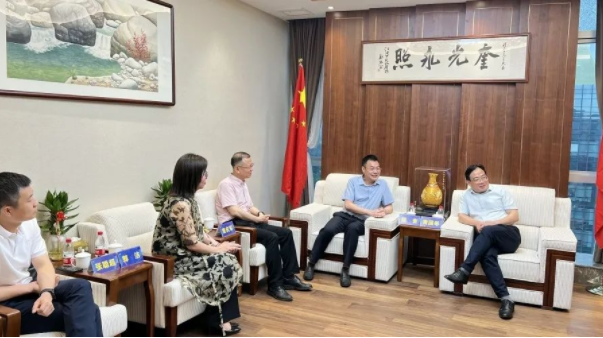 廈門市政協(xié)黨組副書記、副主席 黃國彬一行蒞臨我司考察調(diào)研
